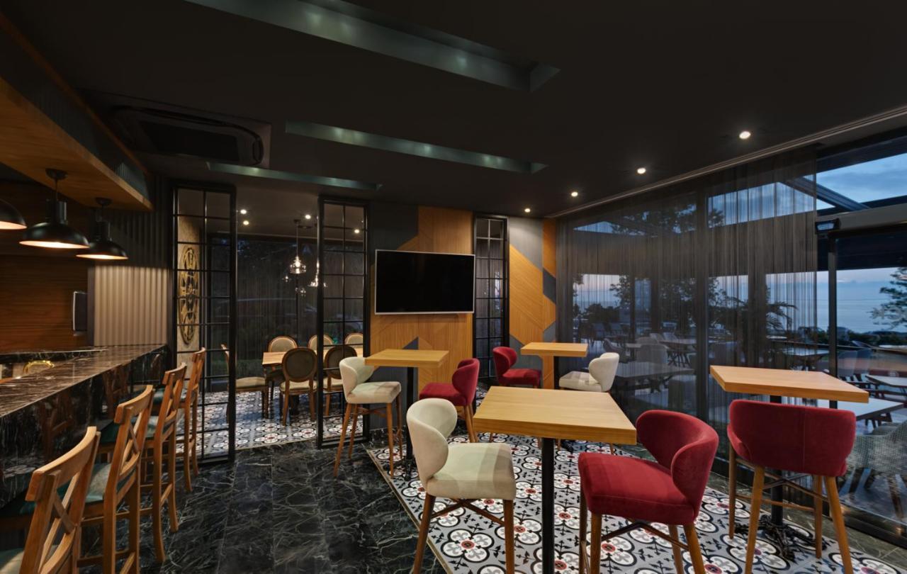 Mövenpick Hotel Trabzon Exteriör bild