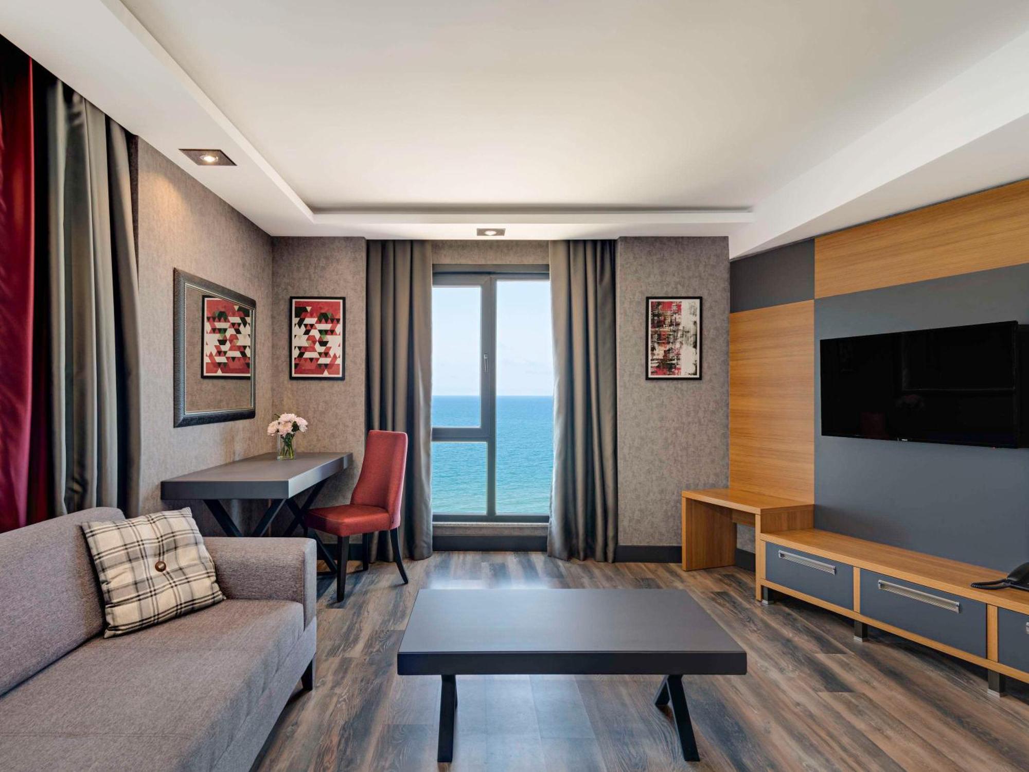 Mövenpick Hotel Trabzon Exteriör bild